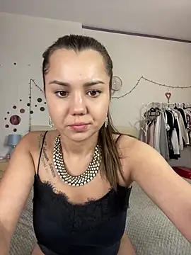 MiraMiss online show from December 2024 09:01:01 AM