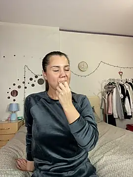 MiraMiss online show from December 2024 12:05:02 PM