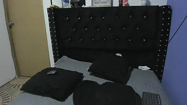 SarayMoorex  online show from January 2025 11:26:01 PM