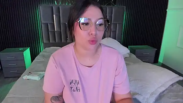 CelestteBloom online show from December 2024 04:43:01 AM