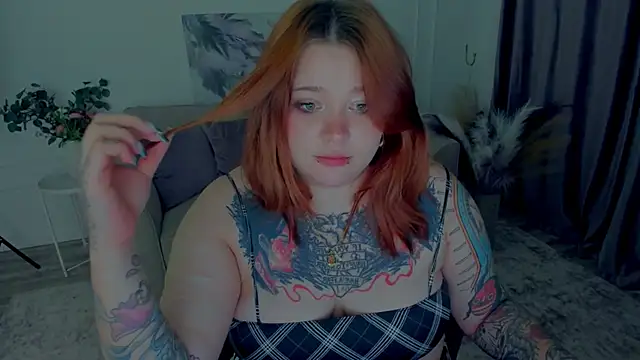 Snapshot of MoonLghte chatting on October 2025 07:56:02 PM MoonLghte online show from October 2025 07:56:02 PM