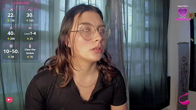 Snapshot of Noellesable chatting on October 2025 07:03:02 PM Noellesable online show from October 2025 07:03:02 PM