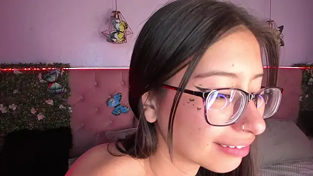 Anastasia Whitee online show from December 2024 12:31:01 AM