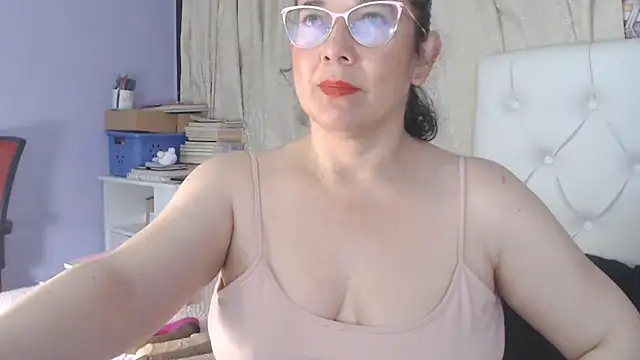 maturepriscila online show from January 2025 02:06:02 AM