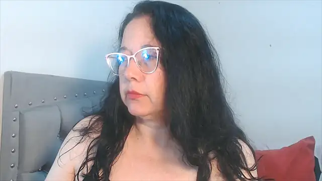 maturepriscila online show from September 2025 01:33:01 PM