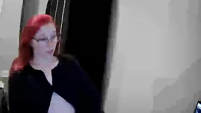 LilyFoxxx online show from December 2024 05:16:01 AM