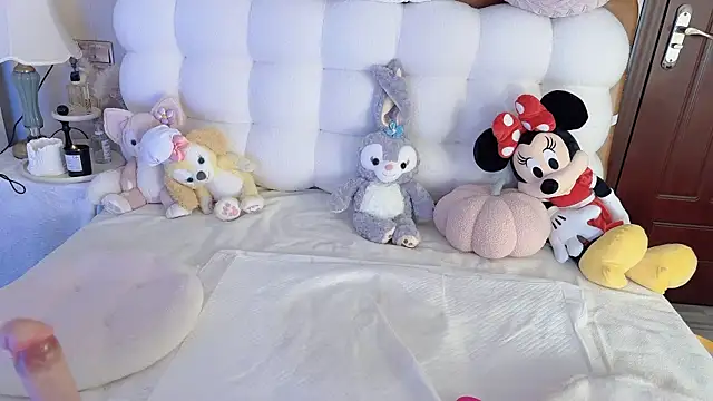 Unique-yiyi online show from January 2025 06:31:01 PM