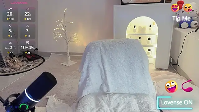 Unique-yiyi online show from February 2025 02:20:01 PM