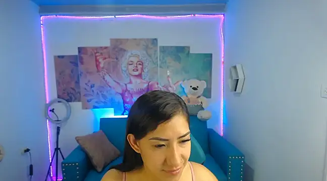 Sofi hot 4m online show from January 2025 09:25:01 PM