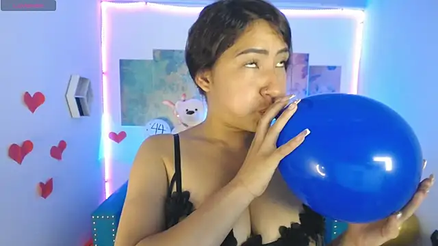 Sofi hot 4m online show from February 2025 04:35:02 PM