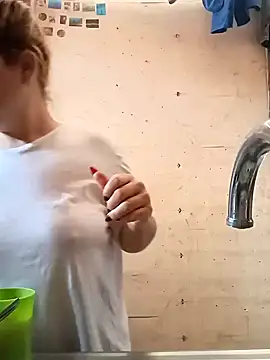 Snapshot of alexax0 chatting on February 2025 03:05:01 PM alexax0 online show from February 2025 03:05:01 PM