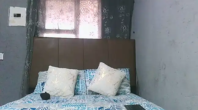 Sweetbedroomeyez01 online show from March 2025 09:41:01 AM