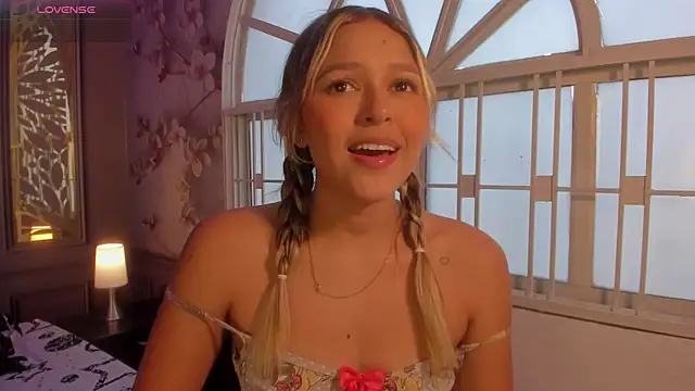 Cami hunter  online show from December 2024 04:17:01 PM
