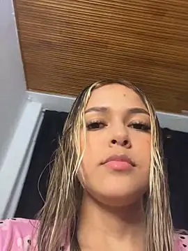 Cami hunter  online show from December 2024 09:20:01 PM