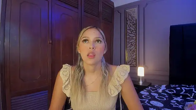 Cami hunter  online show from December 2024 08:34:01 PM