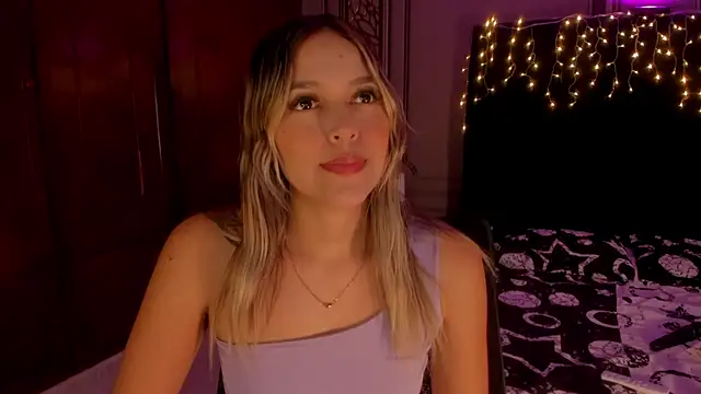Cami hunter  online show from December 2024 09:25:02 PM