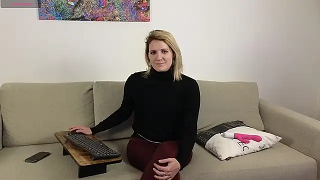 NoraNoxx online show from January 2025 04:52:02 PM