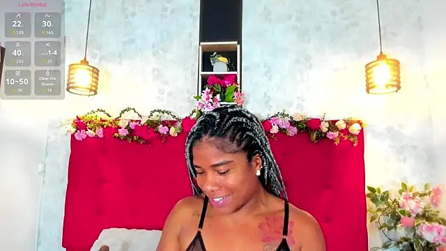 Snapshot of SilvannaFit chatting on October 2025 12:00:02 PM SilvannaFit online show from October 2025 12:00:02 PM