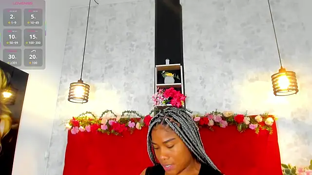 Snapshot of SilvannaFit chatting on October 2025 12:13:02 PM SilvannaFit online show from October 2025 12:13:02 PM