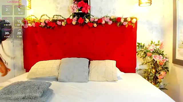 Snapshot of SilvannaFit chatting on October 2025 10:46:02 AM SilvannaFit online show from October 2025 10:46:02 AM