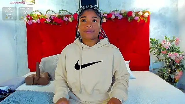 Snapshot of SilvannaFit chatting on October 2025 11:46:02 AM SilvannaFit online show from October 2025 11:46:02 AM