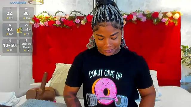 Snapshot of SilvannaFit chatting on October 2025 11:44:02 AM SilvannaFit online show from October 2025 11:44:02 AM