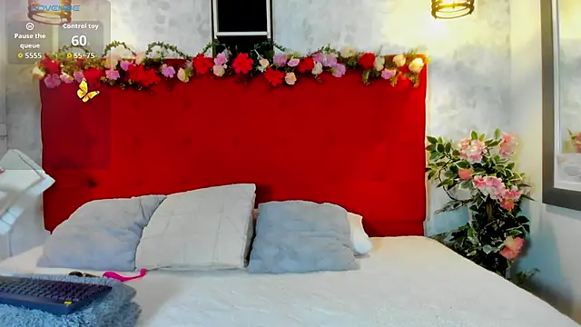 Snapshot of SilvannaFit chatting on October 2025 12:16:01 PM SilvannaFit online show from October 2025 12:16:01 PM