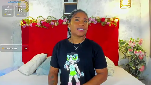 Snapshot of SilvannaFit chatting on October 2025 12:17:02 PM SilvannaFit online show from October 2025 12:17:02 PM