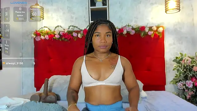 Snapshot of SilvannaFit chatting on October 2025 12:09:01 PM SilvannaFit online show from October 2025 12:09:01 PM