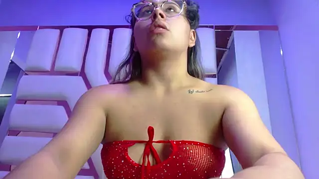 Freya Miller  online show from November 2025 03:39:01 AM