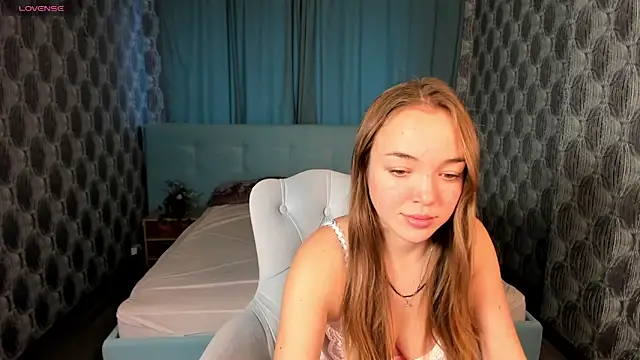 Christy Little online show from December 2024 08:33:02 AM