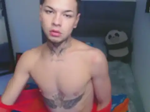 Snapshot of MarceloMilk chatting on October 2025 04:21:02 AM MarceloMilk online show from October 2025 04:21:02 AM