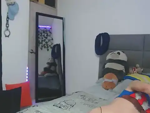 Snapshot of MarceloMilk chatting on October 2025 05:05:01 AM MarceloMilk online show from October 2025 05:05:01 AM