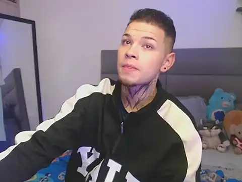 Snapshot of MarceloMilk chatting on October 2025 05:50:02 AM MarceloMilk online show from October 2025 05:50:02 AM