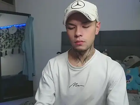 Snapshot of MarceloMilk chatting on October 2025 05:19:02 AM MarceloMilk online show from October 2025 05:19:02 AM