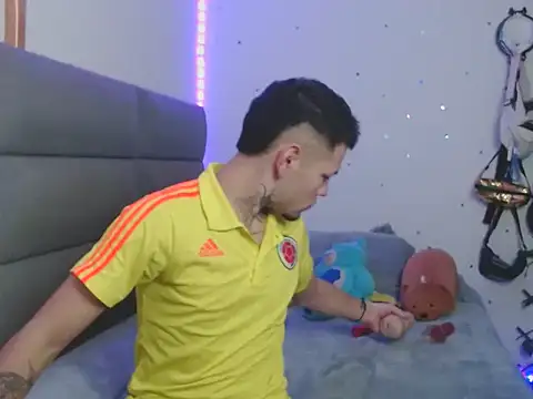 Snapshot of MarceloMilk chatting on October 2025 03:29:02 AM MarceloMilk online show from October 2025 03:29:02 AM