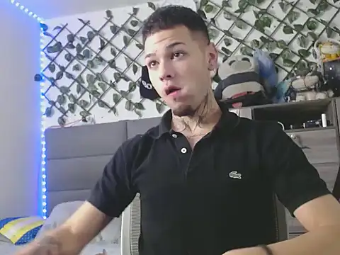 Snapshot of MarceloMilk chatting on October 2025 04:37:01 AM MarceloMilk online show from October 2025 04:37:01 AM