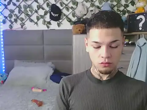 Snapshot of MarceloMilk chatting on October 2025 04:57:02 AM MarceloMilk online show from October 2025 04:57:02 AM