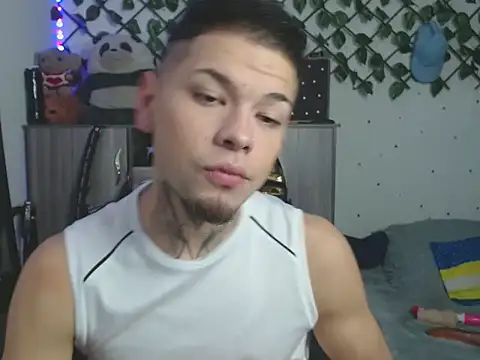 Snapshot of MarceloMilk chatting on November 2025 03:39:02 AM MarceloMilk online show from November 2025 03:39:02 AM