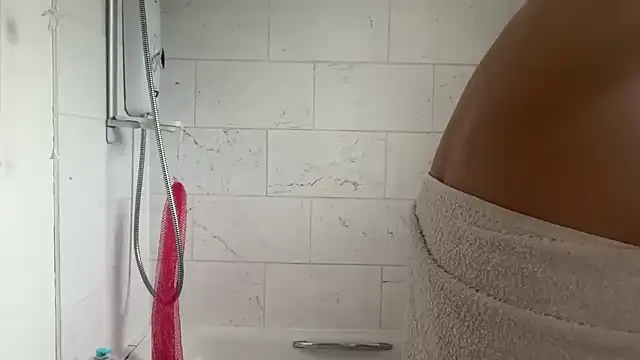 Snapshot of blairbella chatting on November 2025 09:32:01 AM blairbella online show from November 2025 09:32:01 AM