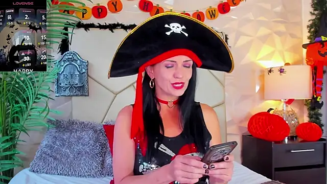 Snapshot of Valery_Diamond chatting on October 2025 10:11:02 PM Valery Diamond online show from October 2025 10:11:02 PM