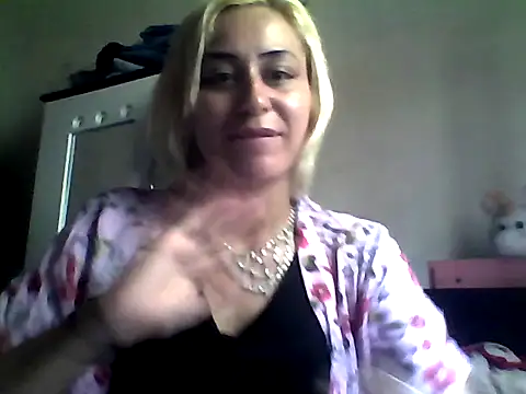 ariana crazzy online show from February 2025 02:35:02 PM