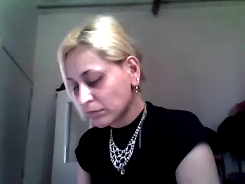 ariana crazzy online show from March 2025 07:32:02 PM