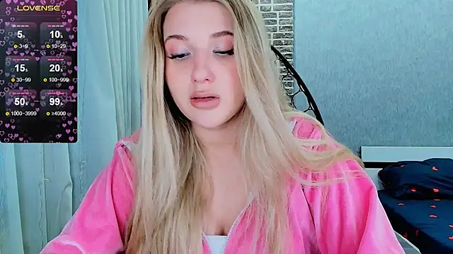 Evacadooo online show from October 2025 11:01:01 AM