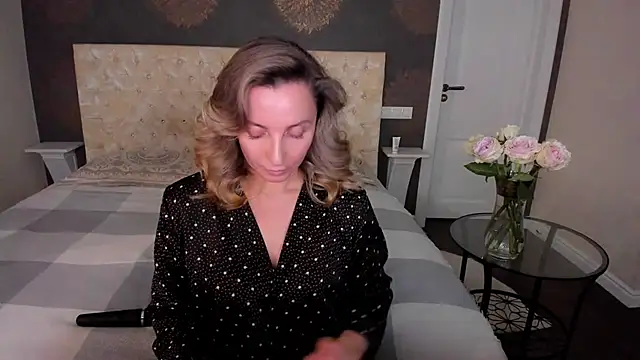 Snapshot of AllisonWilliams chatting on October 2025 05:13:02 PM AllisonWilliams online show from October 2025 05:13:02 PM