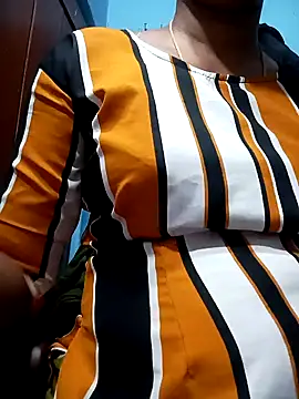 Snapshot of Tamillminnal chatting on January 2025 05:59:01 PM Tamillminnal online show from January 2025 05:59:01 PM