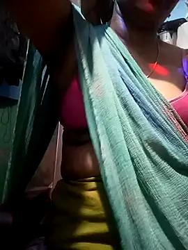 Snapshot of Tamillminnal chatting on February 2025 05:01:02 PM Tamillminnal online show from February 2025 05:01:02 PM