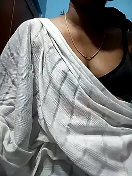 Snapshot of Tamillminnal chatting on February 2025 01:25:02 PM Tamillminnal online show from February 2025 01:25:02 PM