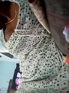 Snapshot of Tamillminnal chatting on March 2025 04:34:02 AM Tamillminnal online show from March 2025 04:34:02 AM