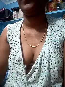 Snapshot of Tamillminnal chatting on March 2025 04:43:01 AM Tamillminnal online show from March 2025 04:43:01 AM